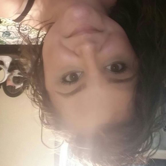 Profile Picture of Karla Fornear (@karla7188) on Poshmark