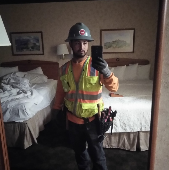 Profile Picture of Joshua Carpio (@joshuacarpio) on Poshmark