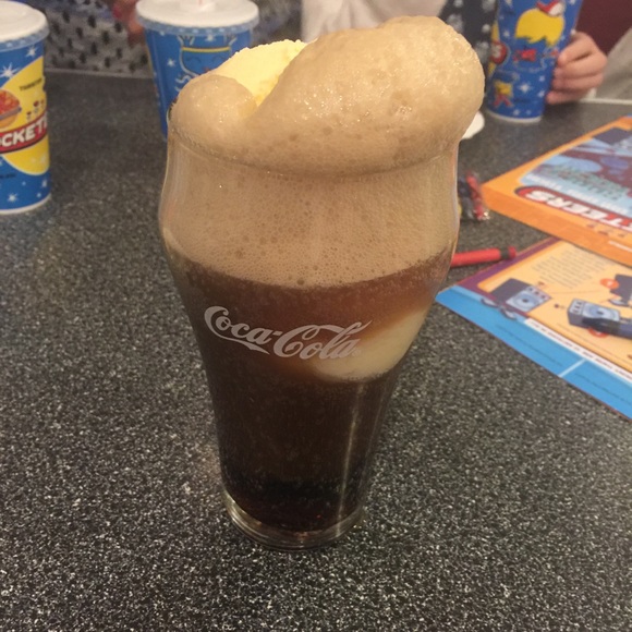 Profile Picture of Brianna Laughlin (@bree616) on Poshmark