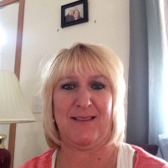 Profile Picture of Cheryl parmelee Parmelee (@cher196304) on Poshmark