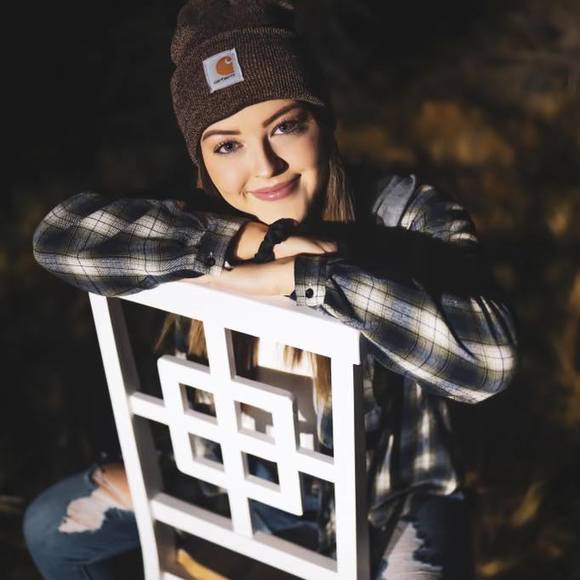 Profile Picture of Payton Page (@payton_page) on Poshmark