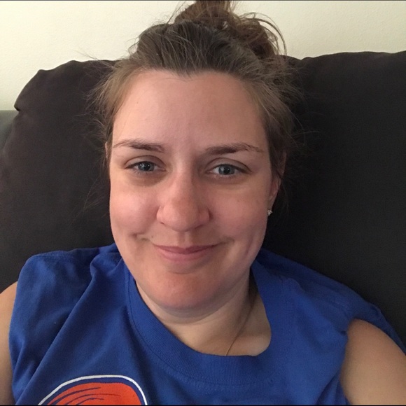 Profile Picture of Mandy Kabrick (@mandykabrick) on Poshmark