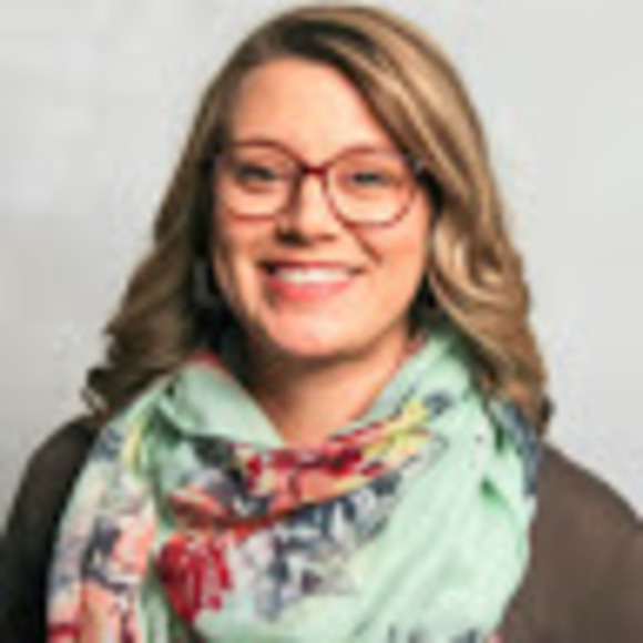 Profile Picture of Amber Hayes (@amberhayes16) on Poshmark