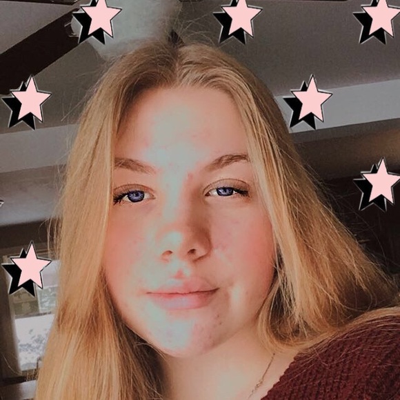 Profile Picture of Lauren Templeman (@laurentempleman) on Poshmark