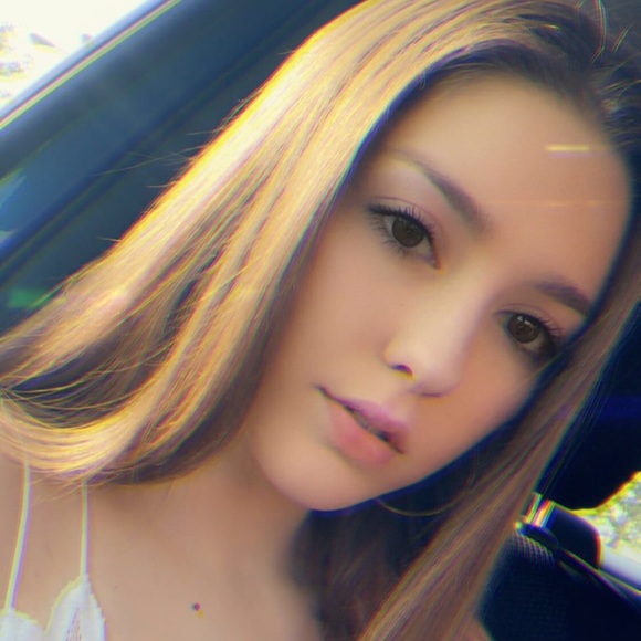 Profile Picture of Gabrielle Ilic (@glilic) on Poshmark