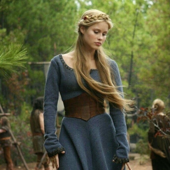 Profile Picture of Katherine Sikma (@dusk_tilldawn) on Poshmark