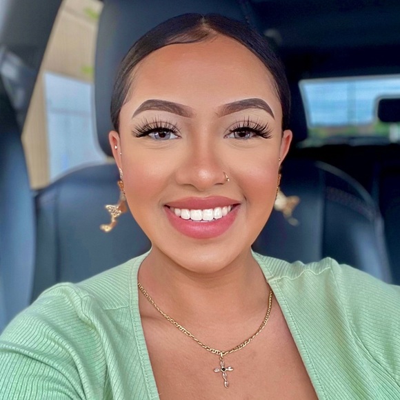 Profile Picture of Reanna Boodoo (@reannaboodoo) on Poshmark