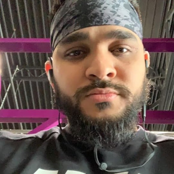 Profile Picture of Ronald Morales (@romo940) on Poshmark