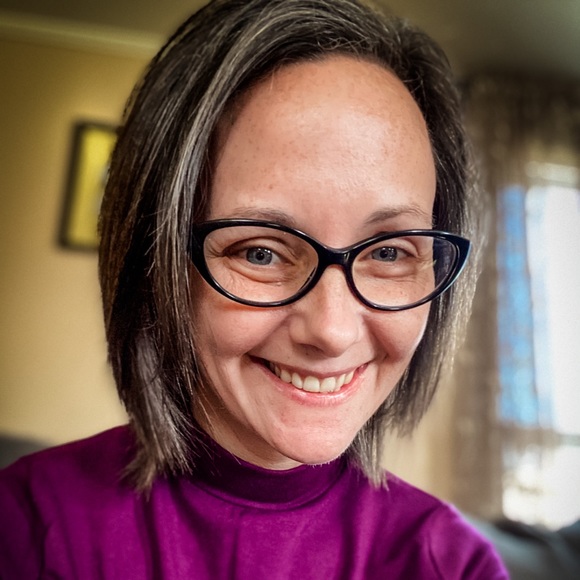 Profile Picture of Marisa Shull (@marisa_shull) on Poshmark