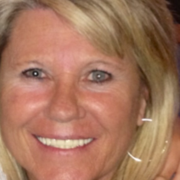 Profile Picture of Vickie Stokes (@stokes) on Poshmark