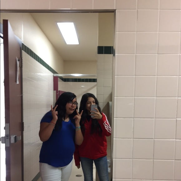 Profile Picture of Ashley Amador (@ash21_) on Poshmark