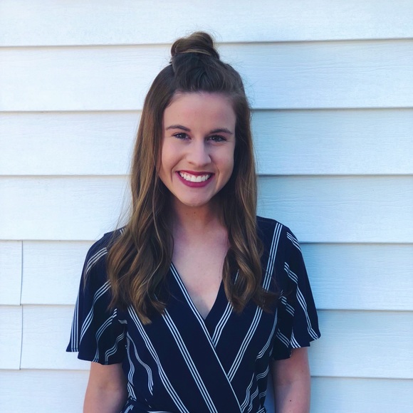 Profile Picture of Lauren Reckart (@laurenreckart) on Poshmark