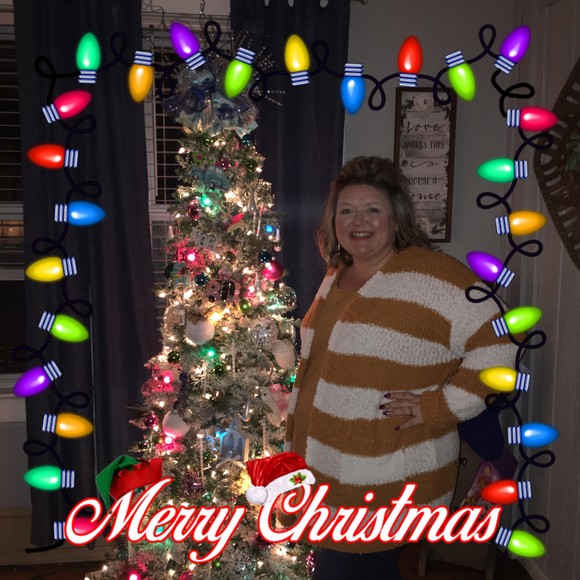 Profile Picture of Olivia Hayes (@jaylinsmom) on Poshmark