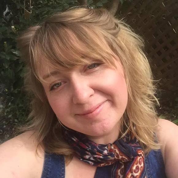 Profile Picture of Erica Feinberg (@ericafeinberg) on Poshmark