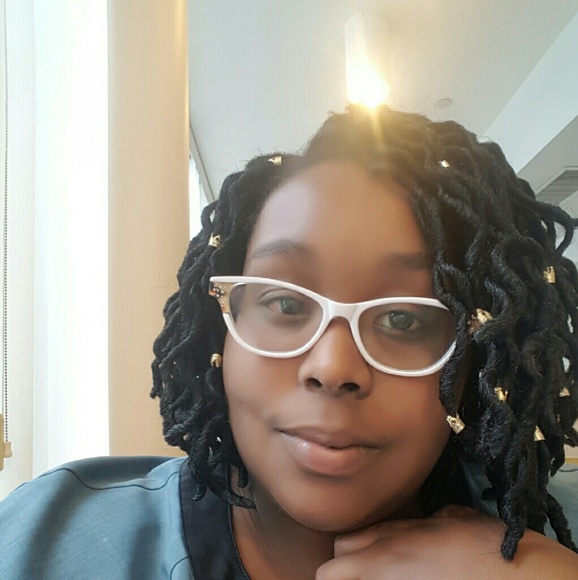 Profile Picture of Marcella Bowers (@msmar88) on Poshmark