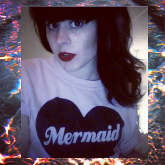 Profile Picture of Victoria Desposito (@vdespo) on Poshmark