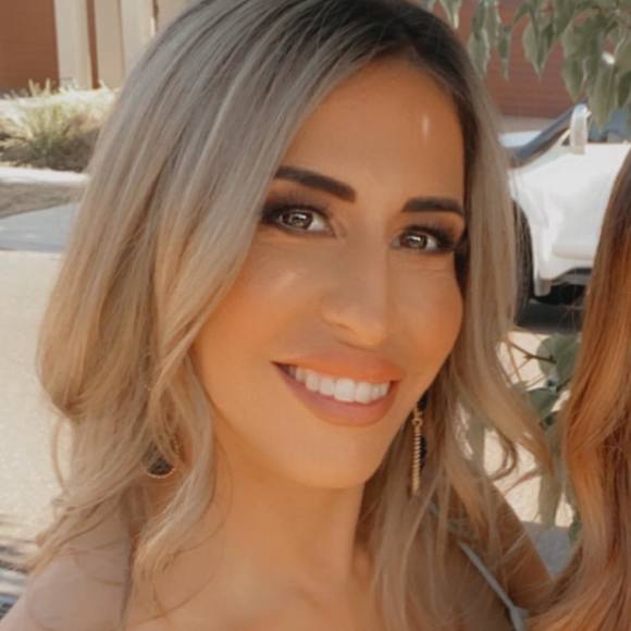 Profile Picture of Rebecca Curmi (@rebecca_curmi) on Poshmark