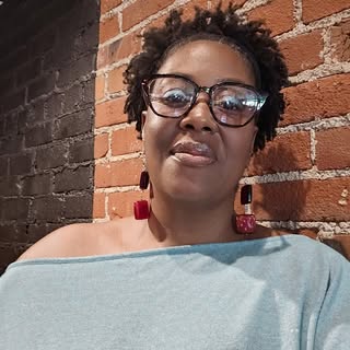 Profile Picture of Tracey Singleton (@latraedesigns) on Instagram