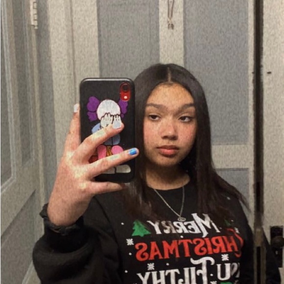 Profile Picture of Carly Willaby (@carlywillaby) on Poshmark