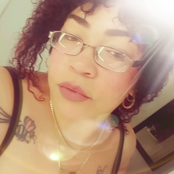 Profile Picture of Kim Bee (@killerbee1431) on Poshmark