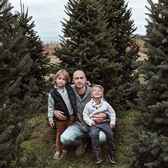 Profile Picture of Leon Wright (@leonpwright) on Poshmark