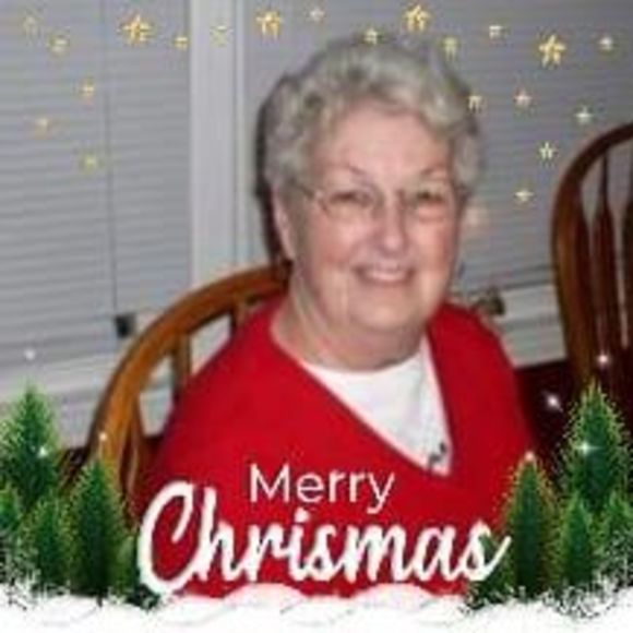 Profile Picture of Jacqueline Dawson (@jake38) on Poshmark