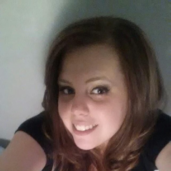 Profile Picture of Lyndsay Traficanti (@traficanti514) on Poshmark