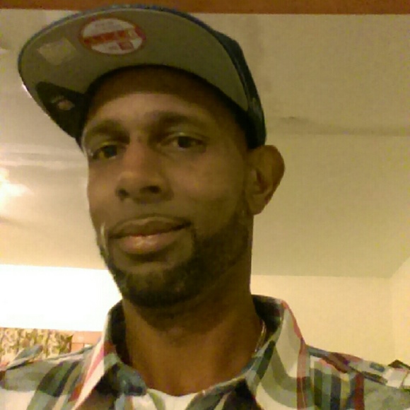 Profile Picture of Mark Troxler (@markatjr) on Poshmark