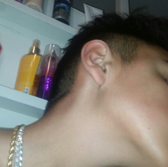 Profile Picture of Omar Velarde (@kingomxr) on Poshmark