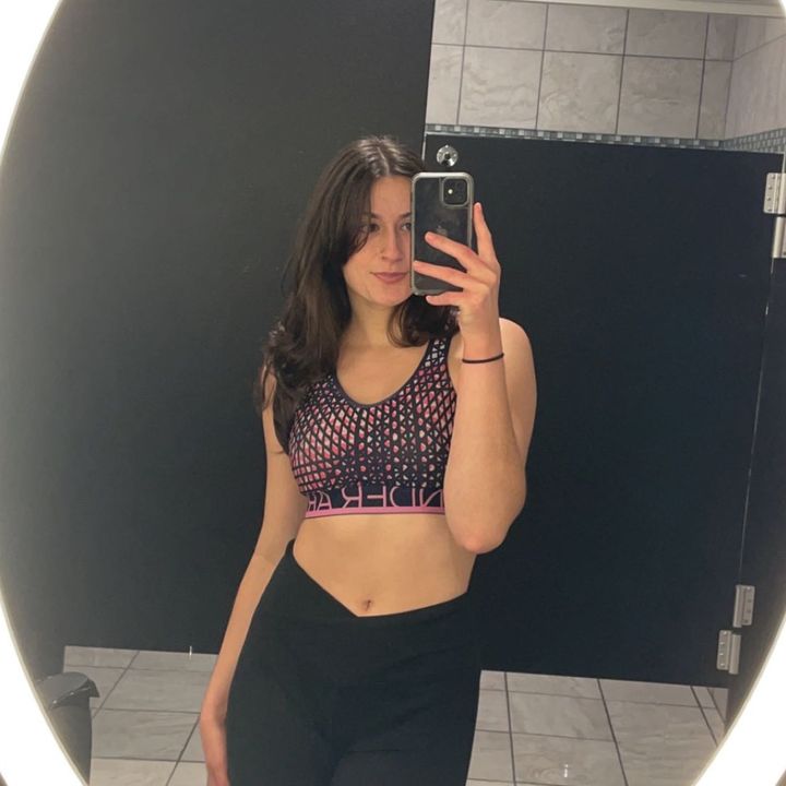 Profile Picture of briana (@brianalifts) on Tiktok