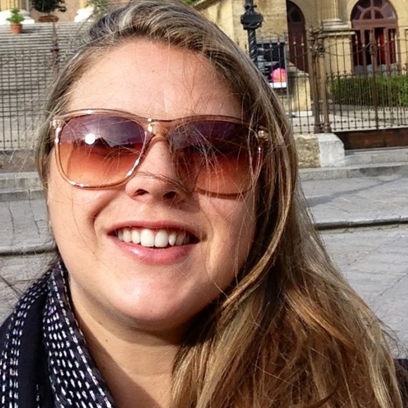 Profile Picture of Kim Altadonna (@kaltadonna) on Poshmark