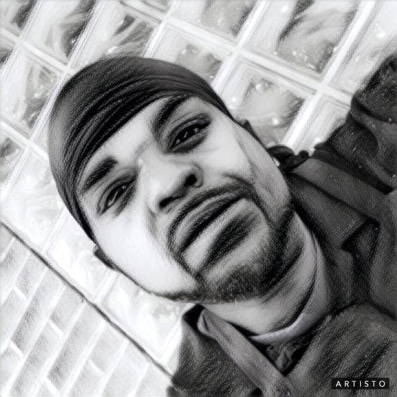 Profile Picture of Levar Thomas (@millimac74) on Poshmark