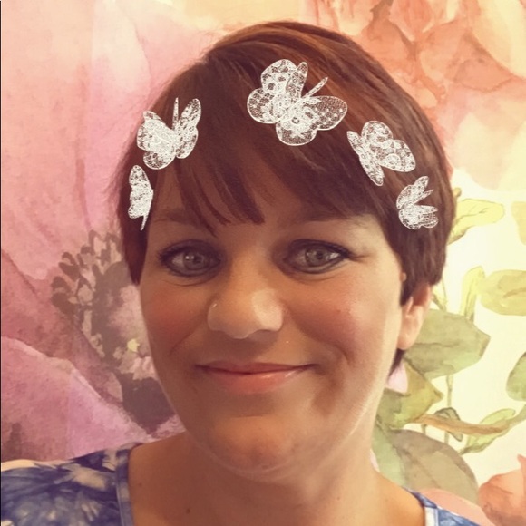 Profile Picture of Kim Keller (@kimkeller1972) on Poshmark