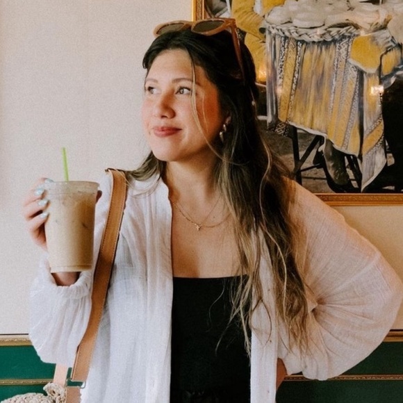Profile Picture of Kaila Jakes (@kailamo) on Poshmark