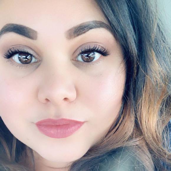 Profile Picture of Amelia Barela (@ameliab03) on Poshmark