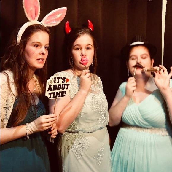 Profile Picture of !ruth Giroux (@ruthie02amg) on Poshmark