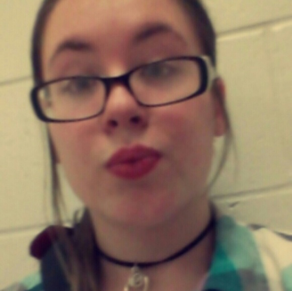 Profile Picture of Charity Belonga (@cbcutie2142) on Poshmark