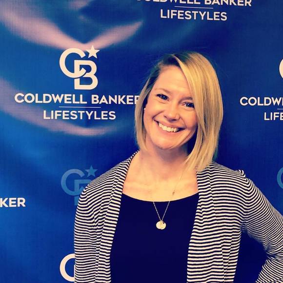 Profile Picture of Wendie Wright (@wendiewright) on Poshmark