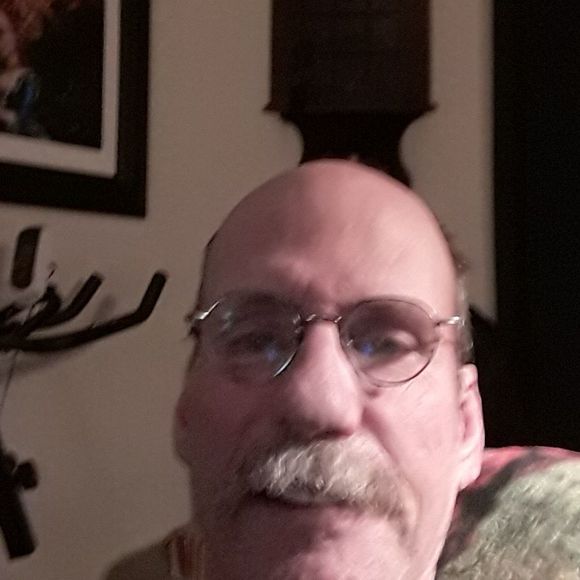 Profile Picture of Glenn Engle (@glennengle) on Poshmark