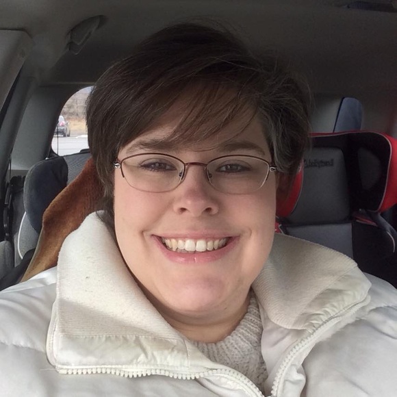 Profile Picture of Amanda Fuhrer (@amandafuhrer) on Poshmark