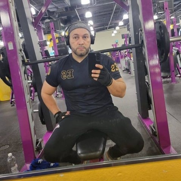 Profile Picture of Rudys Alfaro (@rudyalexis69) on Poshmark