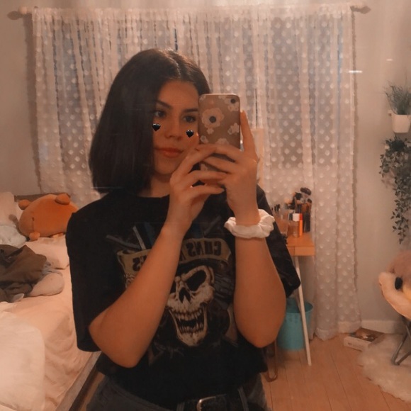 Profile Picture of Danielle Dupuis (@dani_dupu) on Poshmark