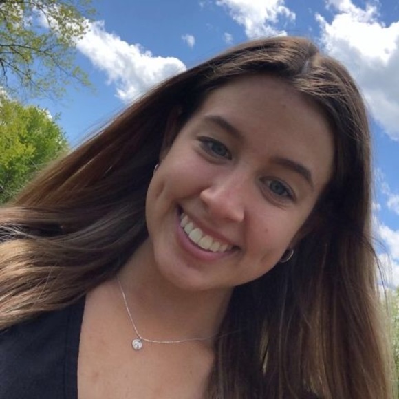 Profile Picture of Hannah Budek (@hannahbudek) on Poshmark