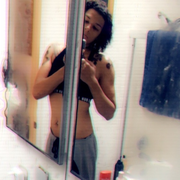 Profile Picture of Kayla Libicki (@kdl123) on Poshmark