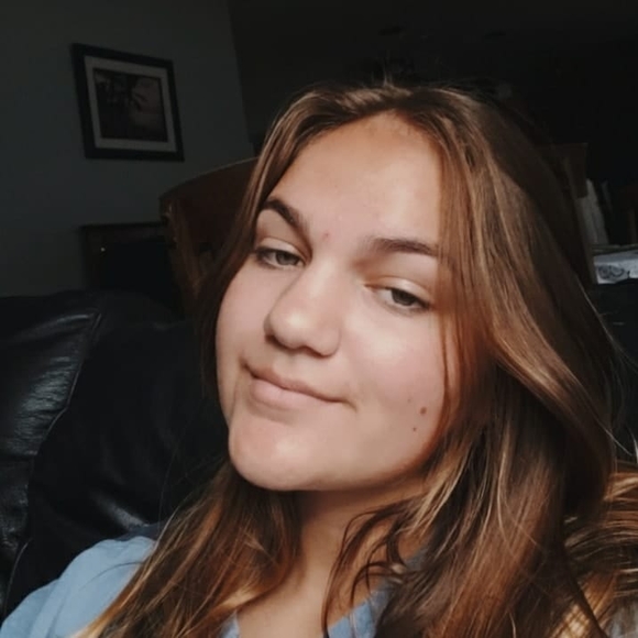 Profile Picture of Myk Leigh (@mykaylaloyva) on Poshmark