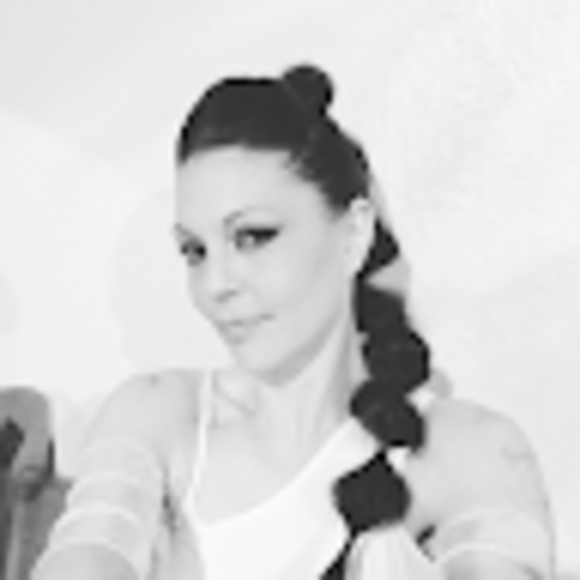 Profile Picture of Shawna Corley (@shawnacorley37) on Poshmark