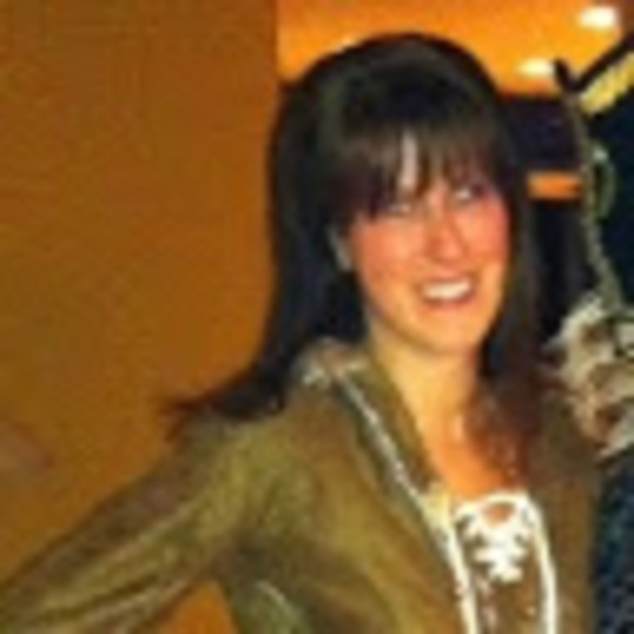 Profile Picture of Michele Meyers (@mclblackadder) on Poshmark