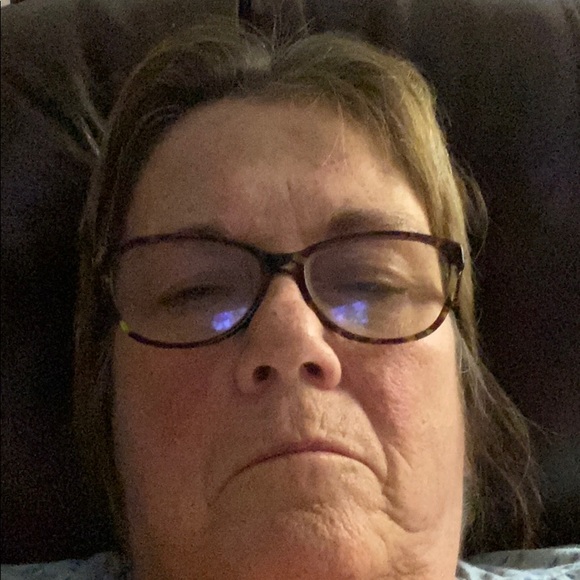 Profile Picture of Beth Etheridge (@beth_etheridge) on Poshmark
