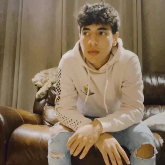 Profile Picture of Justin Acevedo (@justinxa) on Poshmark