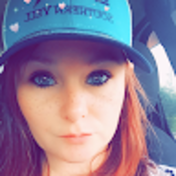 Profile Picture of Alexandria Blackman (@alexandriabl605) on Poshmark